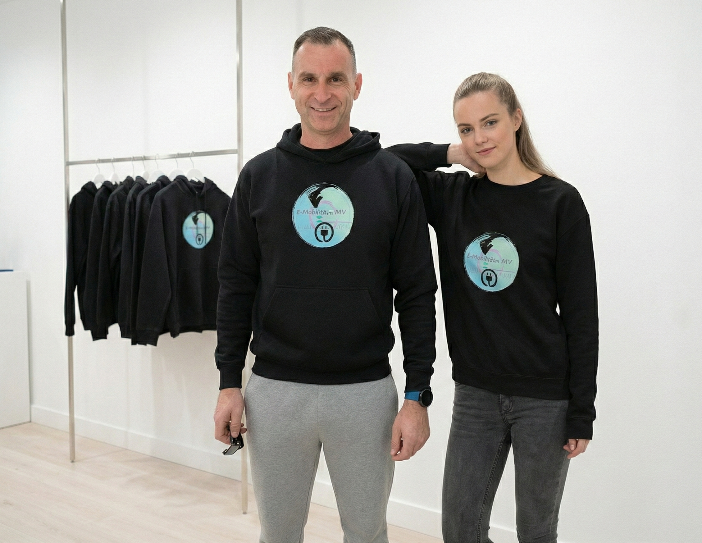 Unisex-Pullover mit großen Logo E-Mobilität in MV