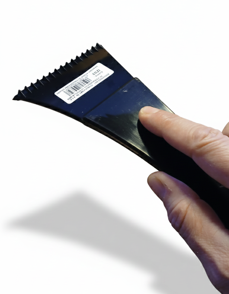 Eiskratzer  Profi- Kompakter mit gezahnter Eiskante