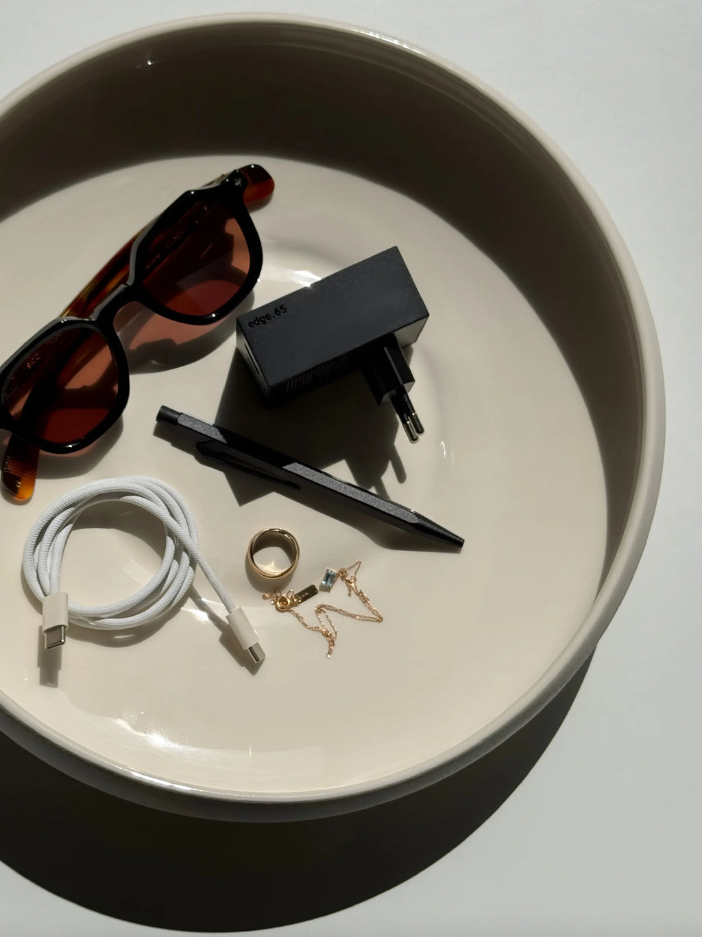 edge.65 (65 Watt) USB Ladegerät. Farbe: Black